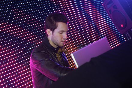 Photo de Calvin Harris. Lisez ses actualités rédigées par le Bar Auditorium de Poitiers